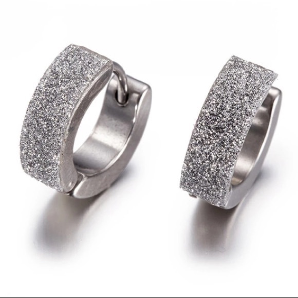 NEW!💙💎PUNK HOOPS! SPARKLE!💎💙SILVERY UNISEX MEN - Picture 3 of 8